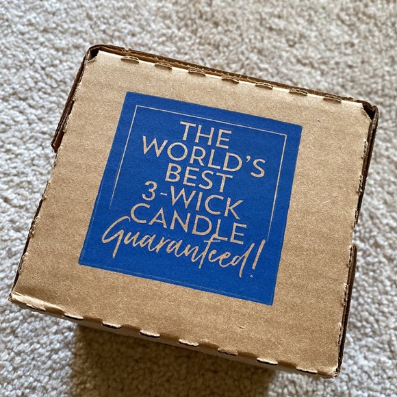 Bath and Body Works Candle - Picture 2 of 2